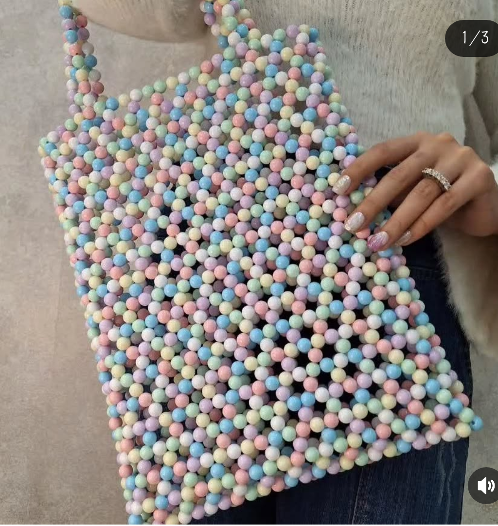 Round pearl bag