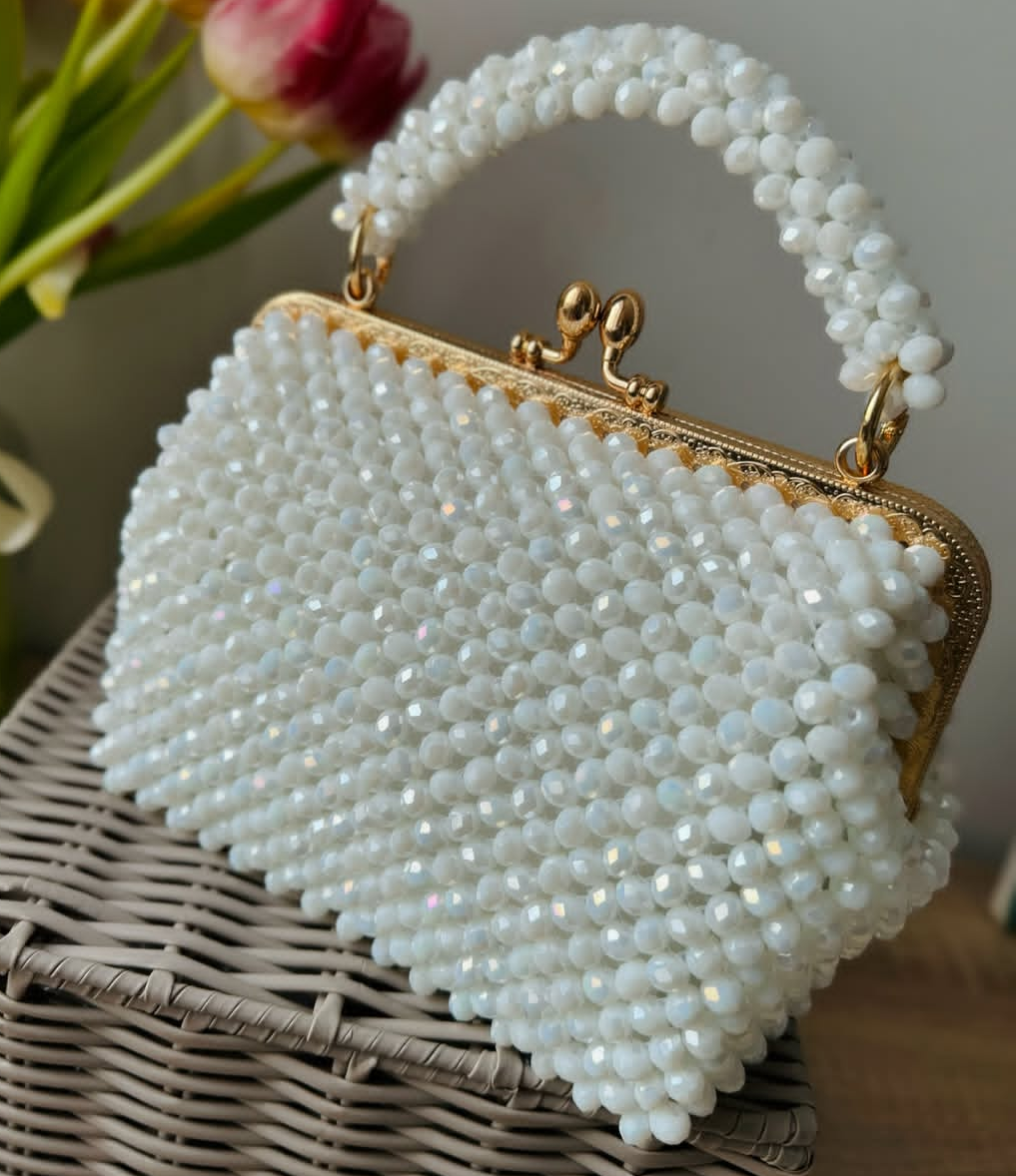 Round pearl bag