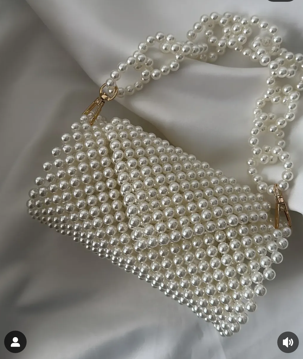 Round pearl bag