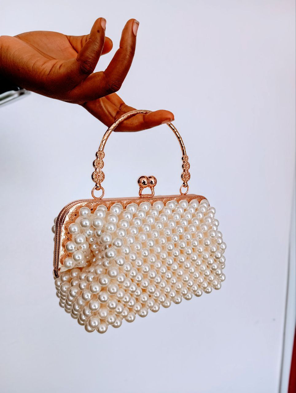 Round pearl bag