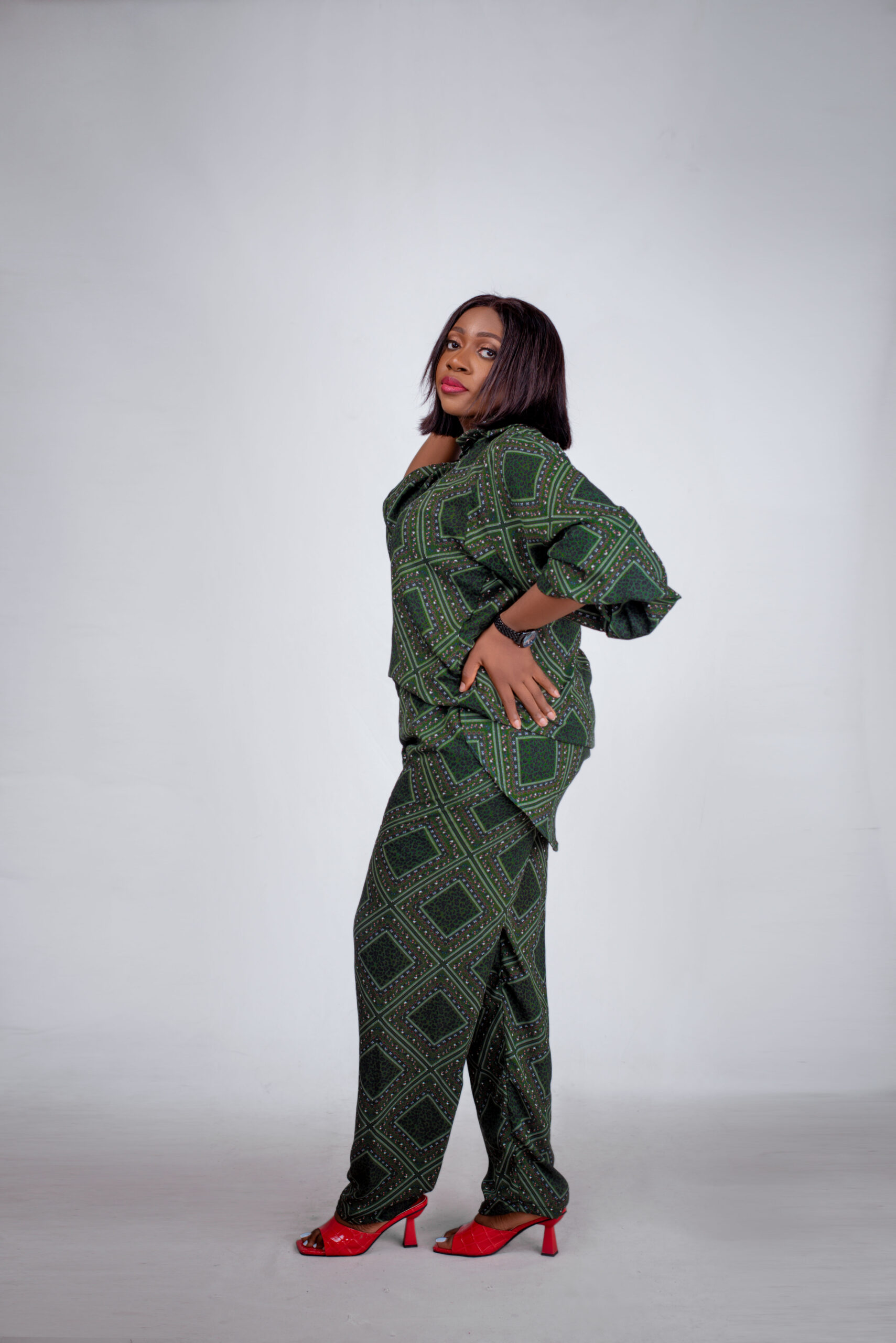 CHIOMA PANTS SET